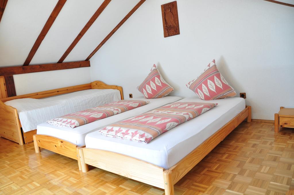 Ferienwohnung Mit 2 Schlafzimmer Oder Studio Apartment - Istrien-Fiorini Brtonigla Exterior foto